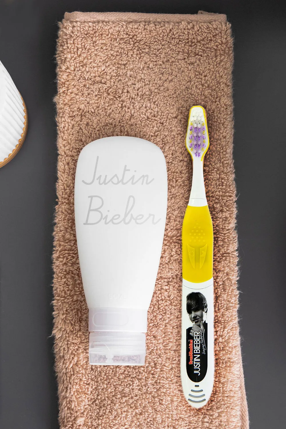 Justin Bieber Singing Toothbrush (Baby & U Smile) -Yellow