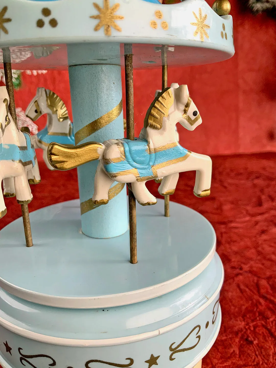 Little Surprise Box Rotating Carousel Wind up Musical Box Home Décor