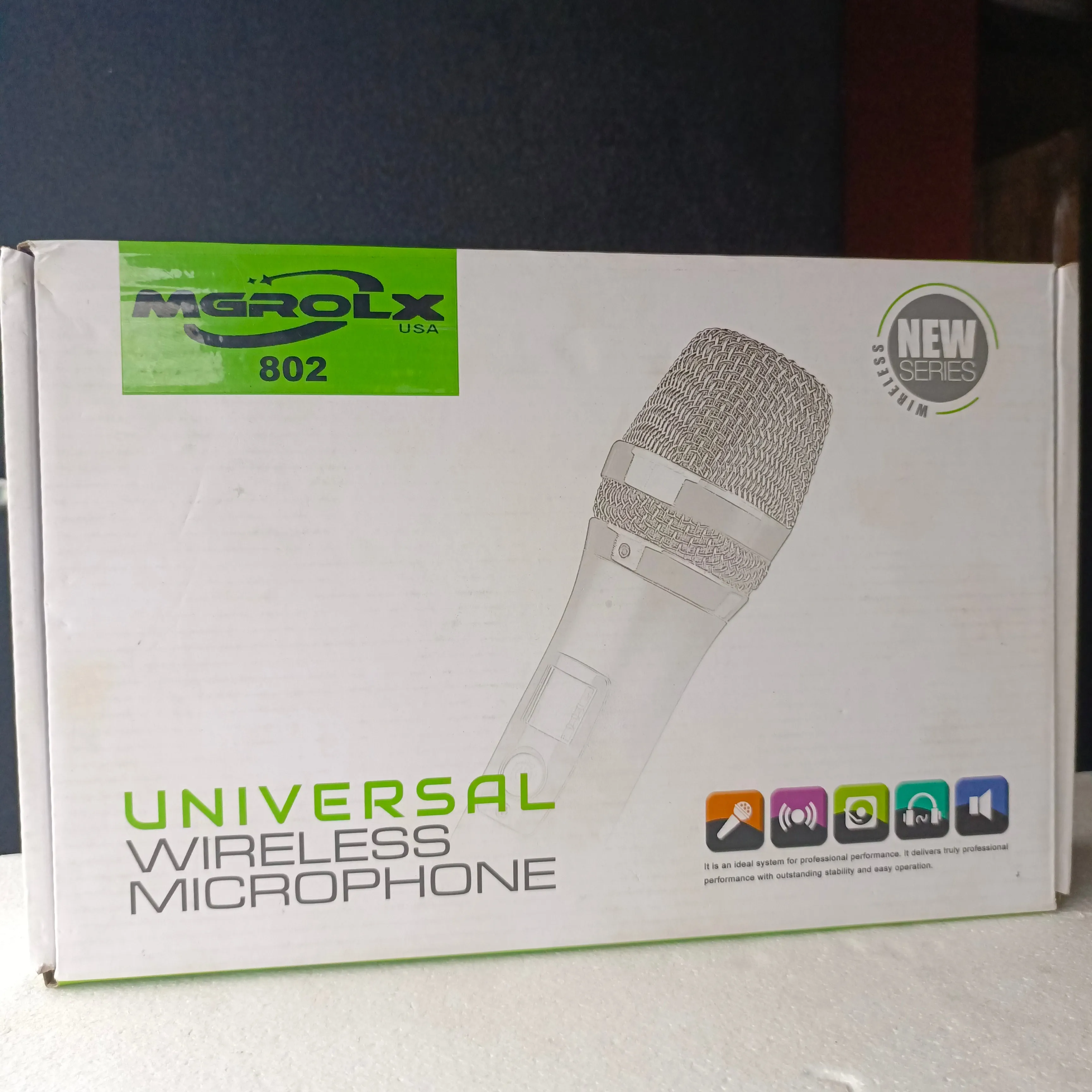 Professional Universal Dual (2 Way) Wireless Dynamic Vocal Microphone with mini Microphone Receiver - Brand New